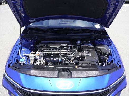 Used 2024 Hyundai Elantra Limited FWD image 29