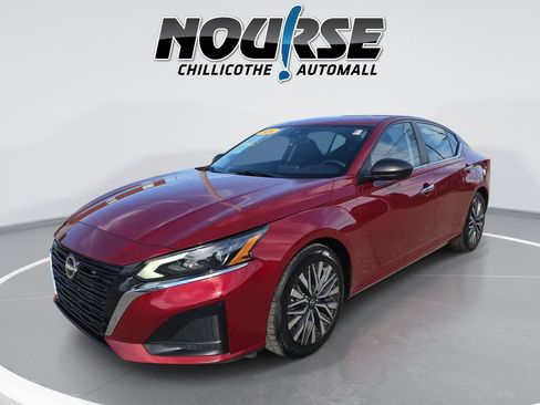 Used 2024 Nissan Altima 2.5 SV FWD image 1