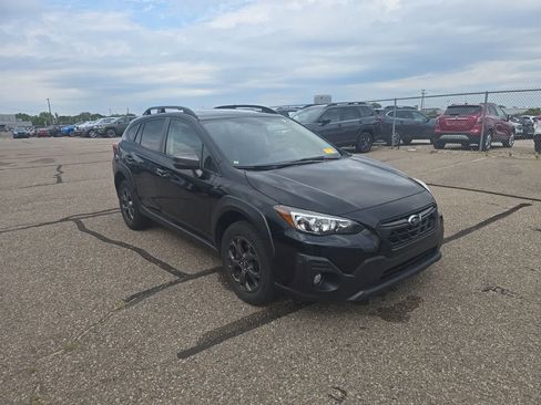 Used 2021 Subaru Crosstrek 2.5i Sport w/ Moonroof Package AWD/4WD image 2