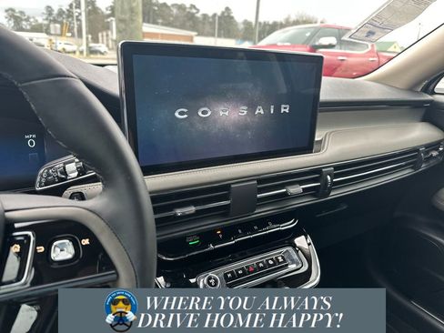 New 2025 Lincoln Corsair Reserve image 13