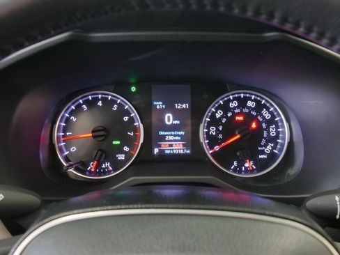 Used 2021 Toyota RAV4 XLE Premium image 18