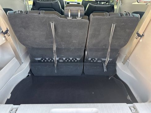 Used 2023 Chrysler Pacifica Limited FWD image 23