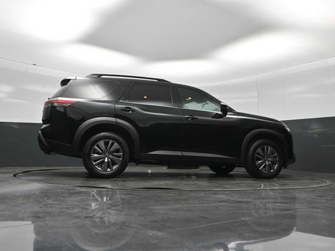 Used 2025 Nissan Pathfinder SV AWD/4WD image 25