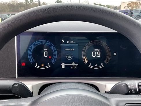 Used 2025 Hyundai Tucson SE image 12