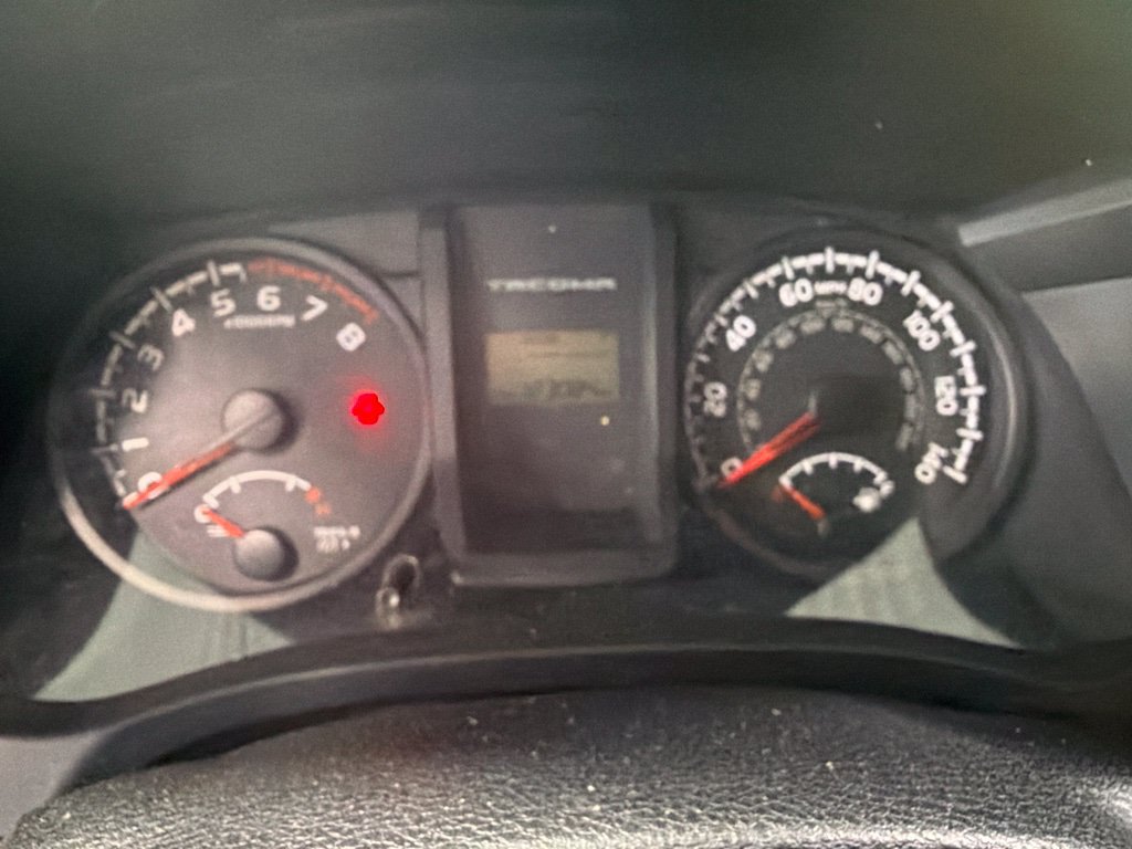 Used 2016 Toyota Tacoma SR w/ SR Convenience Package RWD image 13