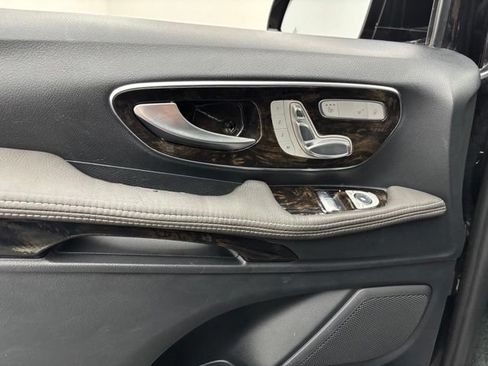 Used 2019 Mercedes-Benz Metris Passenger image 19