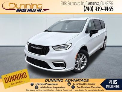 New 2026 Chrysler Pacifica Select