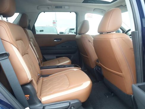 New 2026 Nissan Pathfinder Platinum AWD/4WD image 23