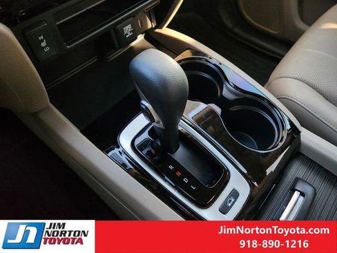 Used 2017 Honda Ridgeline RTL-E image 22