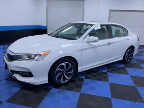 Used 2017 Honda Accord EX-L image 4