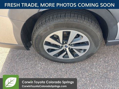 Used 2024 Subaru Outback Premium AWD/4WD image 3