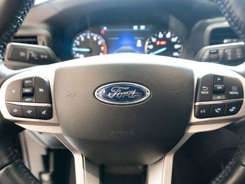 Used 2022 Ford Explorer XLT w/ Class IV Trailer Tow Package AWD/4WD image 23