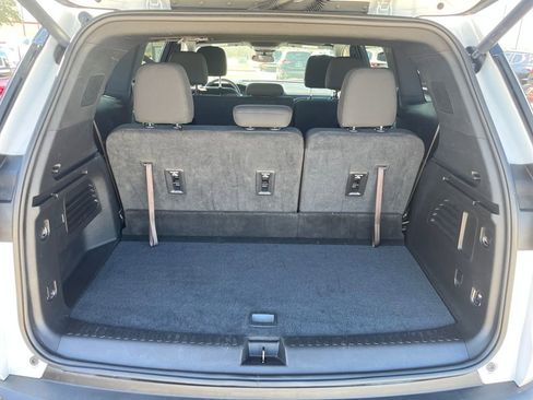 Used 2025 GMC Acadia Elevation image 23