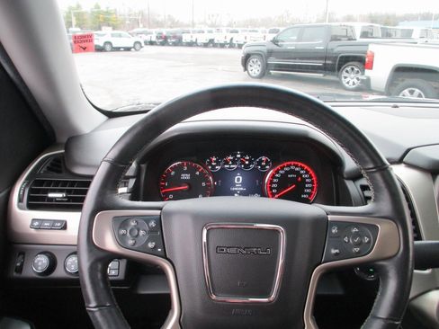 Used 2016 GMC Yukon XL Denali w/ Open Road Package image 38
