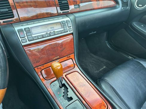 Used 2002 Lexus SC 430 Convertible image 35