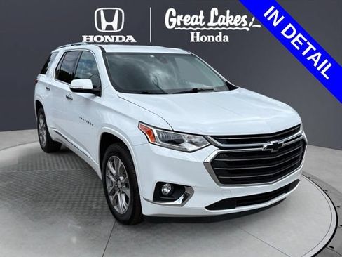 Used 2019 Chevrolet Traverse Premier w/ Driver Confidence II Package FWD image 1