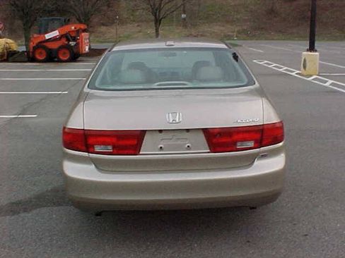 Used 2005 Honda Accord EX image 6