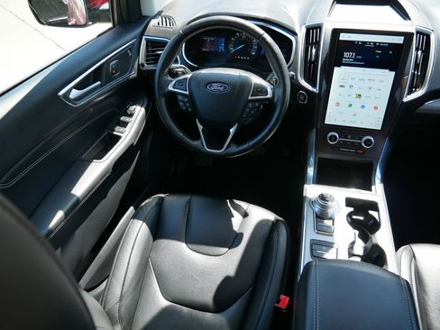 Used 2021 Ford Edge Titanium w/ Class II Trailer Tow Package AWD/4WD image 9