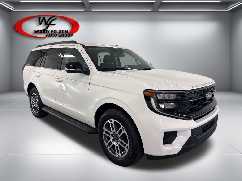 New 2026 Ford Expedition Active RWD image 3