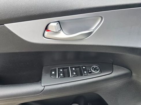 Used 2023 Kia Forte LXS image 14