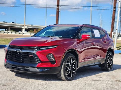 Used 2024 Chevrolet Blazer RS w/ Driver Confidence II Package image 3