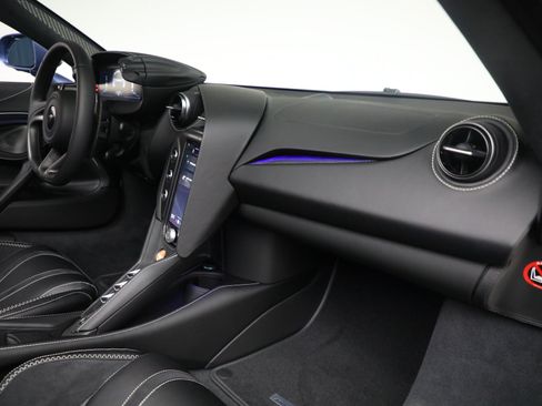 Used 2026 McLaren 750S RWD image 21