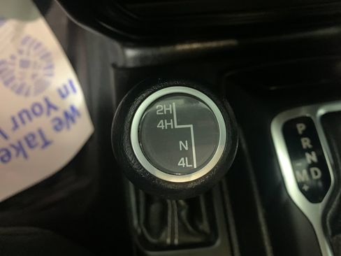 Used 2019 Jeep Wrangler Unlimited Sahara w/ Cold Weather Group AWD/4WD image 13