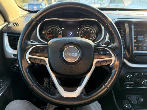 Used 2015 Jeep Cherokee Trailhawk w/ Comfort/Convenience Group image 20