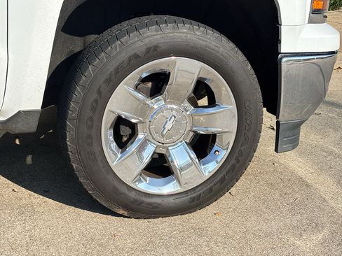 Used 2015 Chevrolet Silverado 1500 LTZ RWD image 10