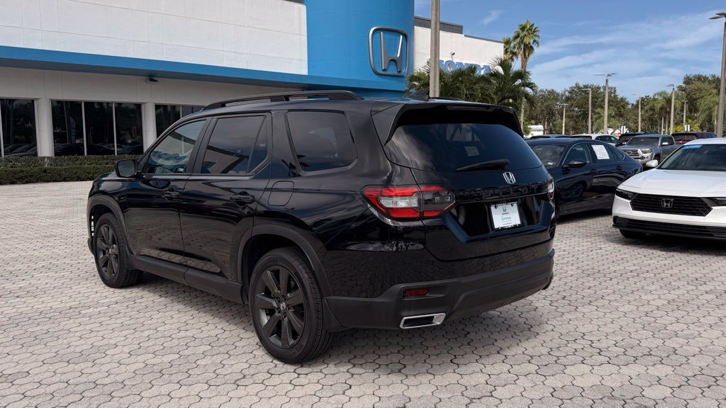 Certified 2024 Honda Pilot Sport image 11