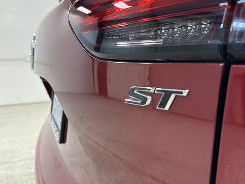 Used 2021 Buick Envision Essence w/ Technology Package I image 20