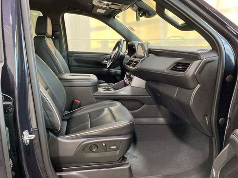 Used 2023 GMC Yukon XL SLT AWD/4WD image 12