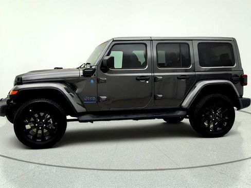 Used 2025 Jeep Wrangler Unlimited Sahara AWD/4WD image 8