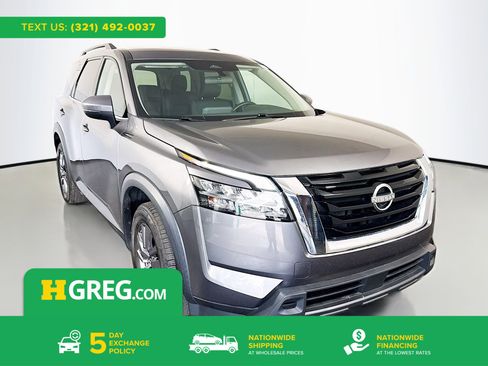 Used 2022 Nissan Pathfinder SV FWD image 1