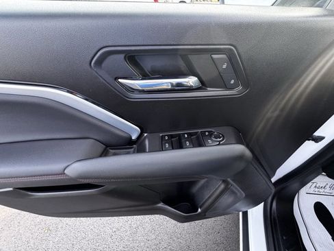 Used 2023 Chevrolet Colorado Z71 image 12