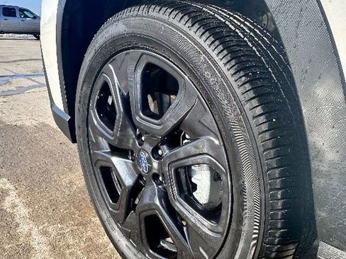 Used 2025 Subaru Ascent Bronze Edition image 9