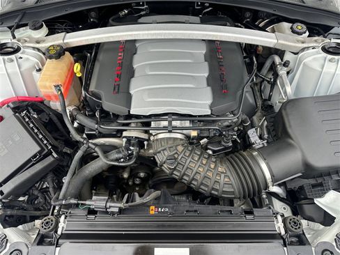 Used 2022 Chevrolet Camaro LT w/ RS Package image 9