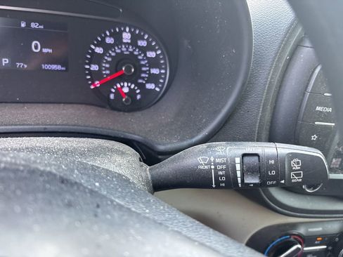 Used 2022 Kia Soul LX image 25