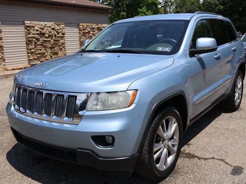 Used 2012 Jeep Grand Cherokee Laredo AWD/4WD image 3