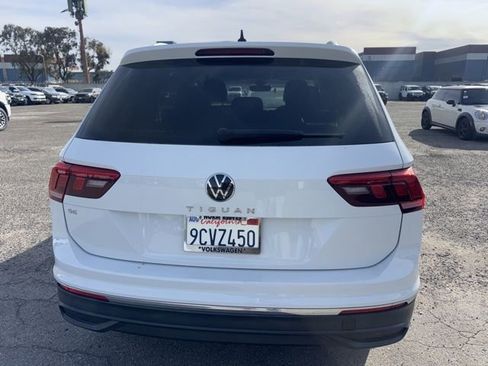 Used 2022 Volkswagen Tiguan SE image 6