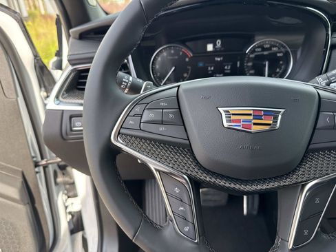 New 2025 Cadillac XT5 Sportv image 31