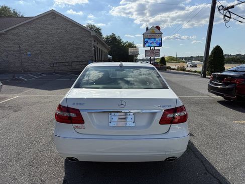 Used 2013 Mercedes-Benz E 350 BlueTEC Sedan image 6
