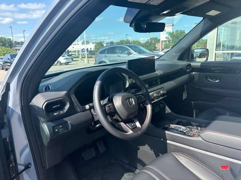Certified 2026 Honda Pilot TrailSport image 10