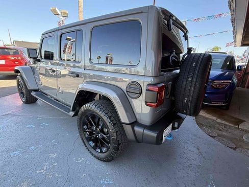 Used 2022 Jeep Wrangler Unlimited Sahara w/ Cold Weather Group AWD/4WD image 20