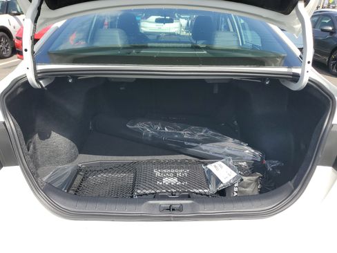 New 2025 Nissan Altima 2.5 SR image 9