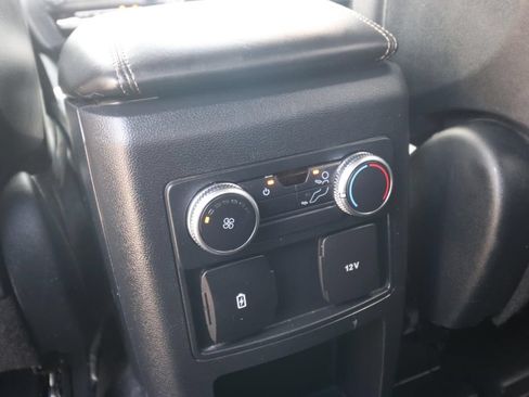 Used 2020 Ford Explorer XLT w/ Equipment Group 202A RWD image 12