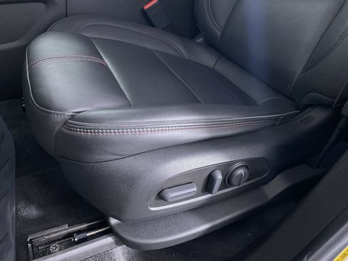 Certified 2023 Chevrolet Traverse RS image 10