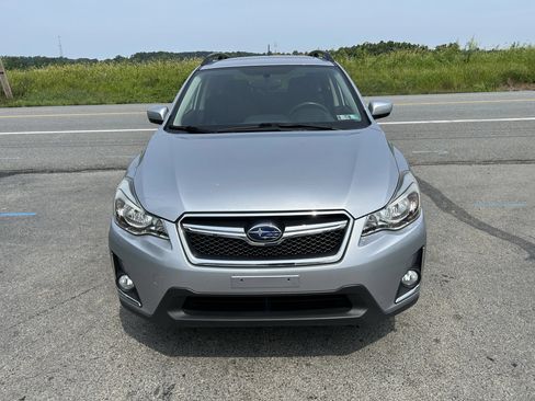 Used 2017 Subaru Crosstrek 2.0i Premium w/ Moonroof Package AWD/4WD image 4