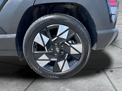 Used 2025 Hyundai Kona SEL FWD image 29