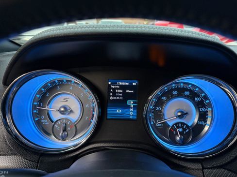 Used 2012 Chrysler 300 S RWD image 43